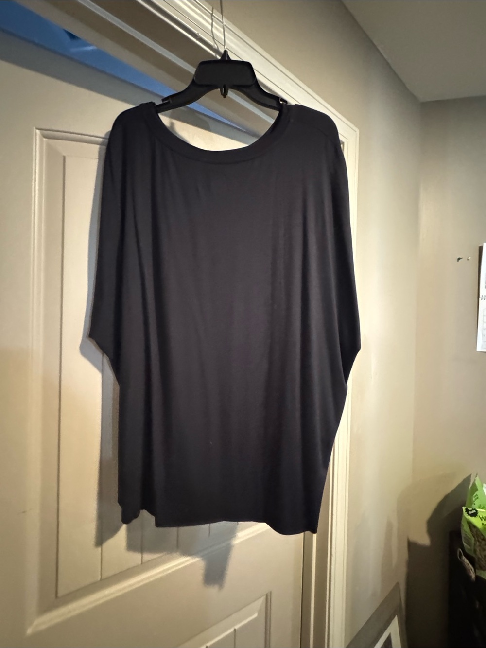 Black tee - Picture 4 of 5
